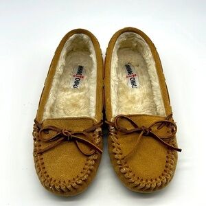 Minnetonka - Cally Tan Suede Tied Fur Inside Moccasin Loafers Flat Shoes Size 7